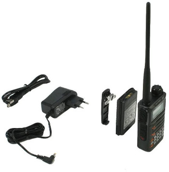 Yaesu FT-70DE material suministrado en el kit